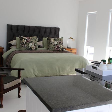 Nivenia Beach House Bettyʼs Bay Exterior foto
